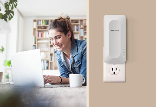 Dual-band WiFi 6 Mesh Extender, 1.8Gbps, Wall-plug, Internal Antenna (Refurbished)